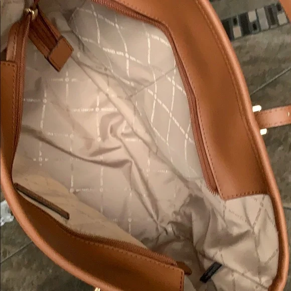 Michael Kors Bags Michael Kors Jet Set Shoulder - Picture 15 of 16